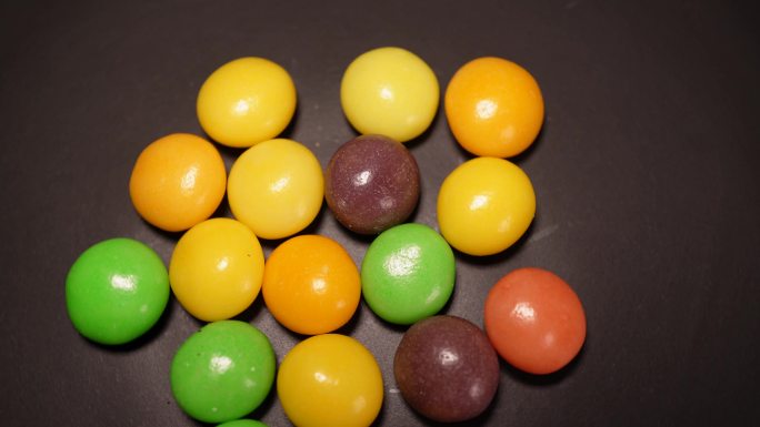彩虹糖巧克力豆糖果