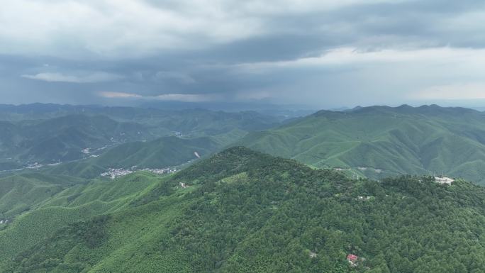 航拍夏季避暑圣地莫干山民宿