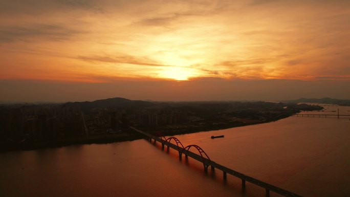 长沙湘江大桥唯美城市夕阳剪影
