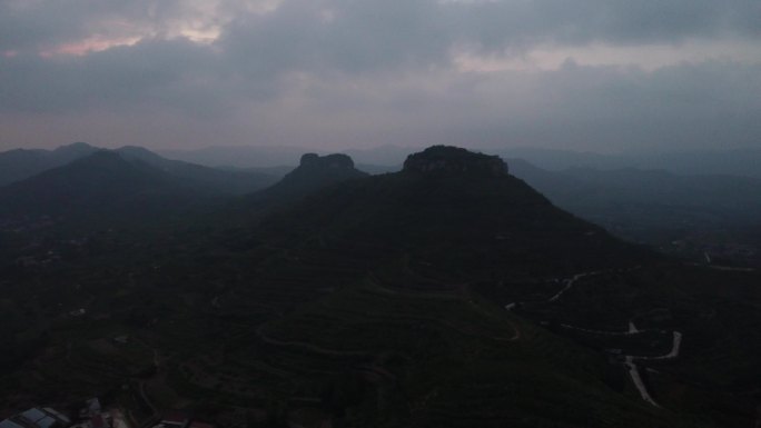 山东临沂沂蒙山岱崮地貌晚霞航拍