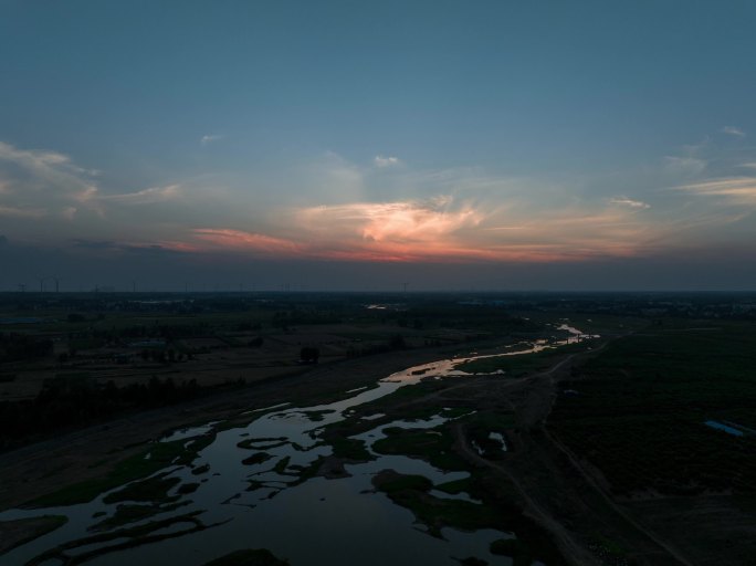 乡村河边夕阳晚霞