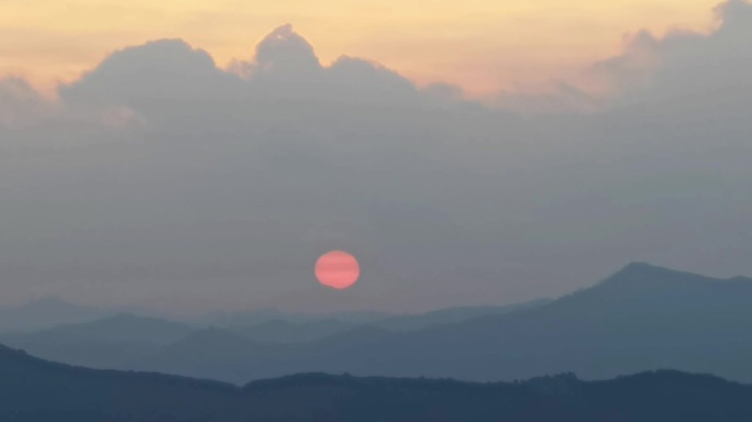 广州白云山日出