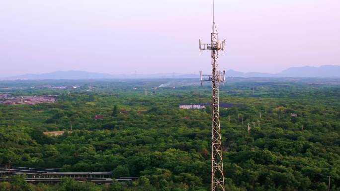 山地上手机5G无线信号通讯铁塔航拍