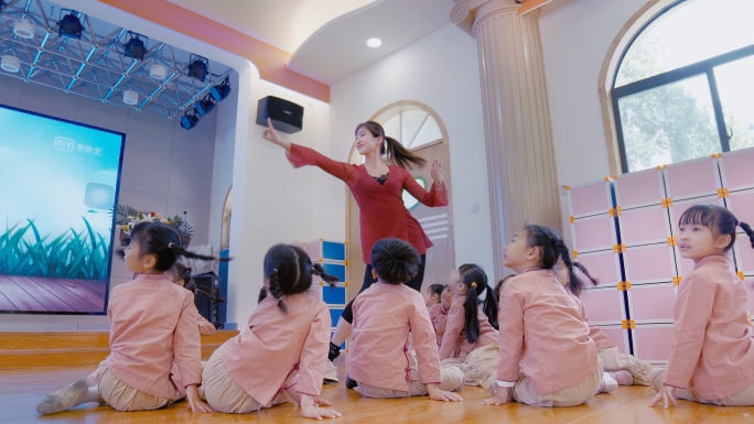 幼儿园幼儿舞蹈形体训练启蒙兴趣少年跳舞