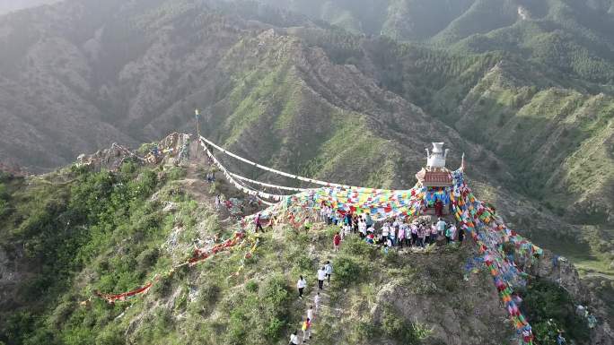 六月六攀登贺兰山祭敖包