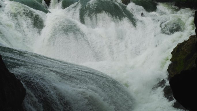 大瀑布水源激流水花水流江河湖水