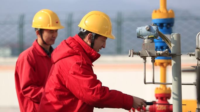 浙江中石油中石化成品油管道工人安全帽检测