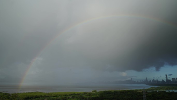 深圳海面风雨过后见彩虹