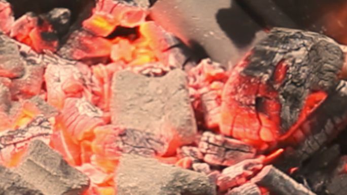 煤炭火燃烧火星超清素材