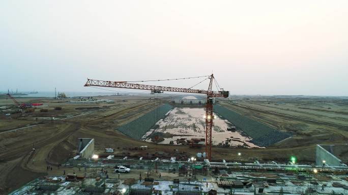 建筑工地 施工建设 特种机械 辛勤工作