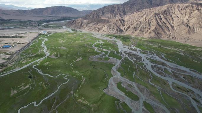 4K航拍中国新疆塔什库尔干石头城金草滩