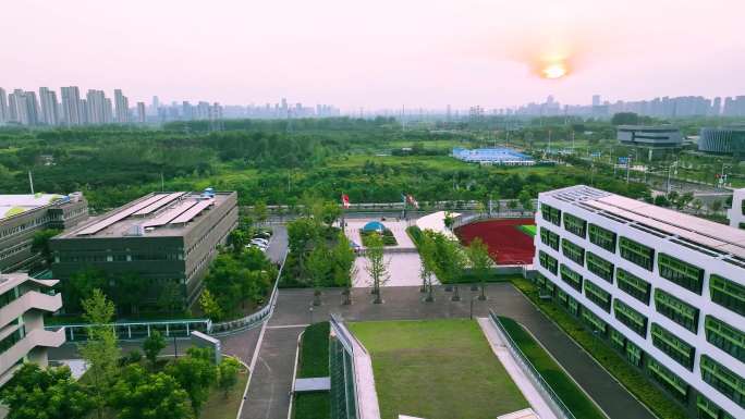 4K航拍中国上海外国语学校