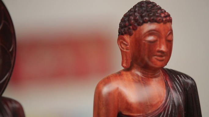 木雕佛像，斯里兰卡传统手工艺品