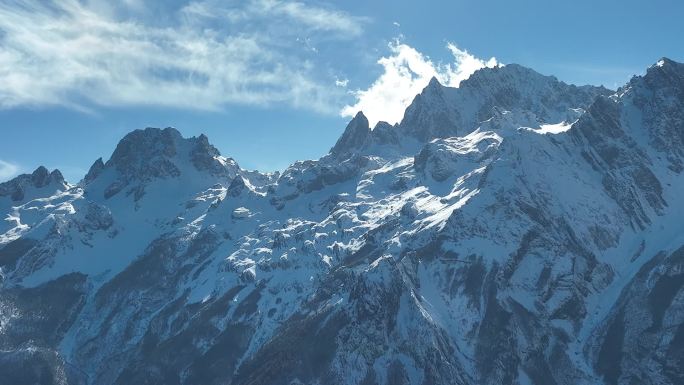 航拍玉龙雪山