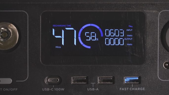 手提式电源充电进度显示
