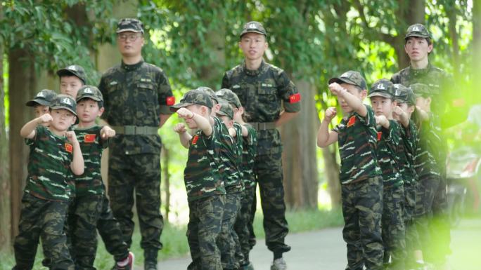 夏利营青少年小朋友国防安全教育壹动训练营