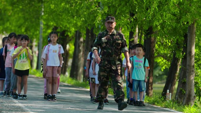 夏利营青少年小朋友国防安全教育壹动训练营