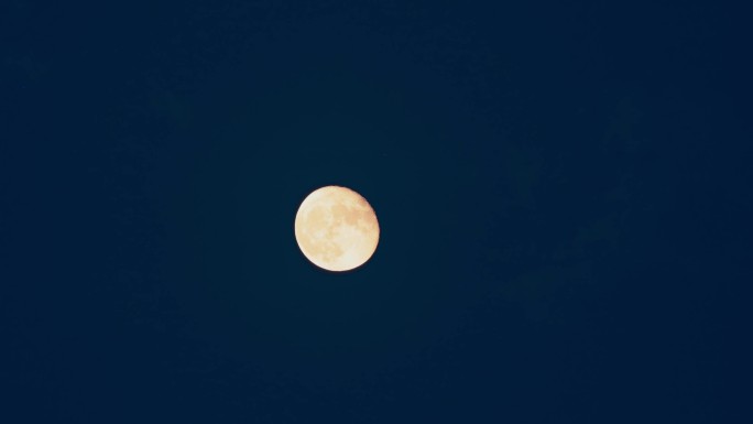 一轮明月超级月亮