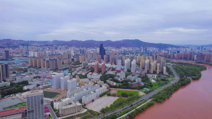 兰州 安宁区 黄河边 城市 雨后