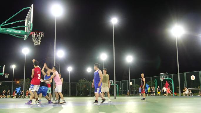 夜间运动 晚上打篮球