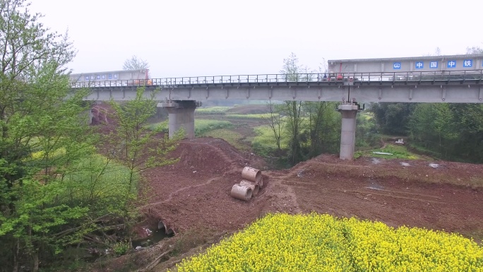 铁路桥段 运输 川藏铁路