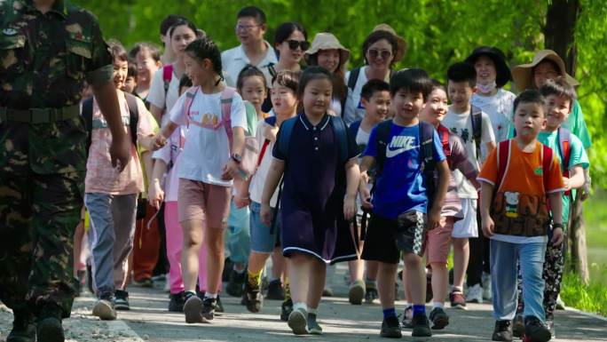 夏利营青少年小朋友国防安全教育壹动训练营