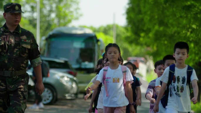 夏利营青少年小朋友国防安全教育壹动训练营