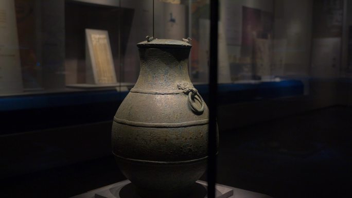战国时期青铜器水阱攻战纹铜壶