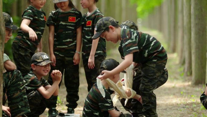 夏利营青少年小朋友国防安全教育壹动训练营