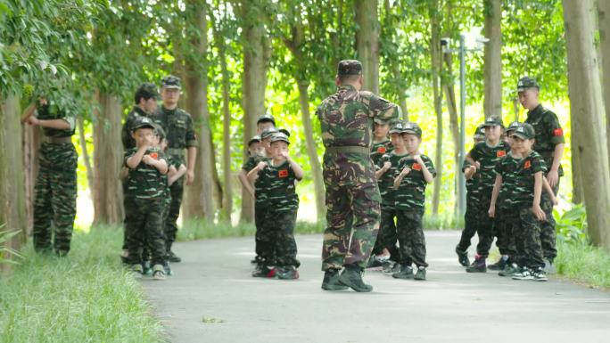 夏利营青少年小朋友国防安全教育壹动训练营