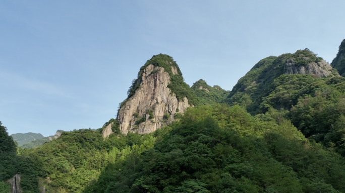 山谷河流小溪