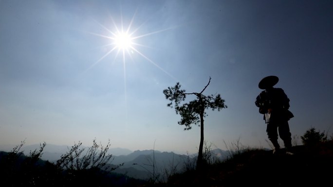 历史再现 古人走山路