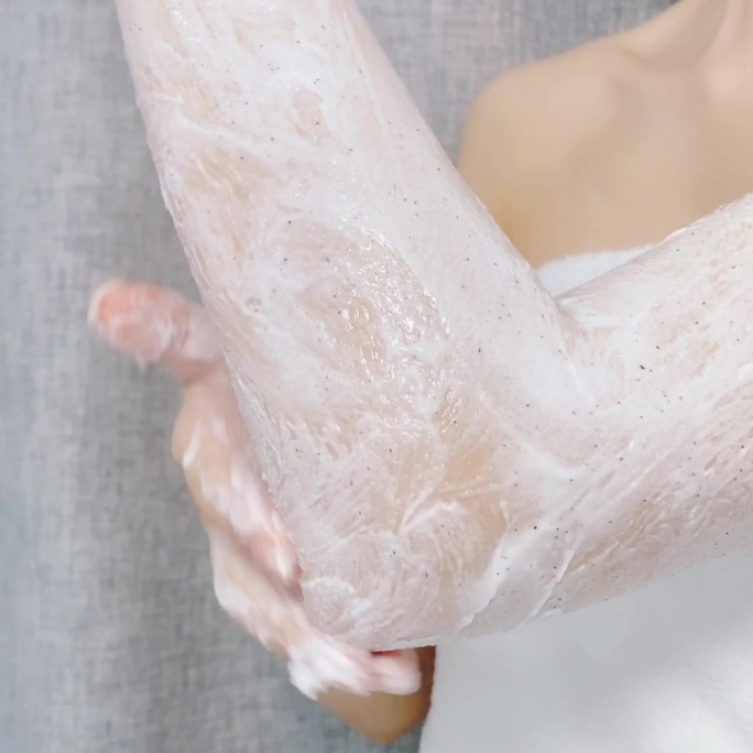 洗澡洗胳膊洗腿