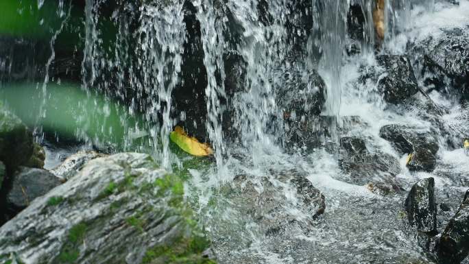 水清澈见底溪流流水矿水水活水酒厂实拍