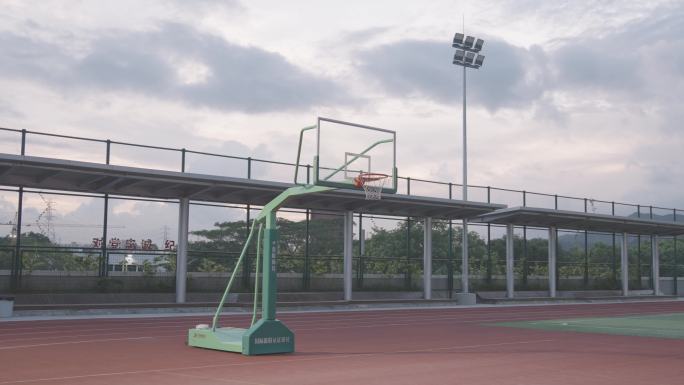 4K正版-操场上的篮球架篮球框01