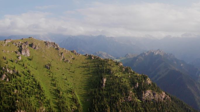 飞跃天山山脉航拍4K电影感