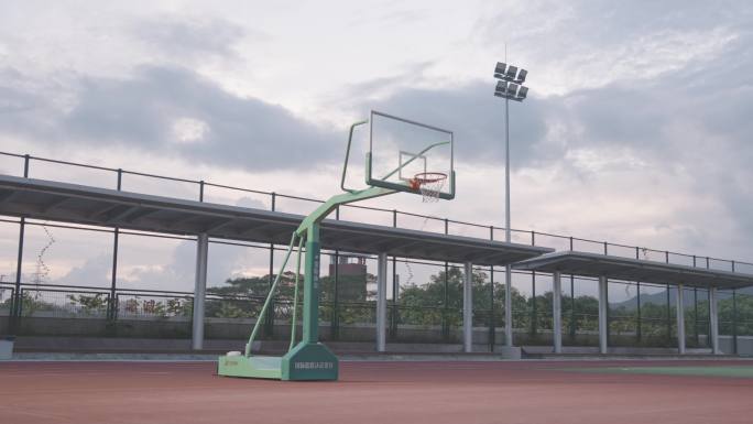 4K正版-操场上的篮球架篮球框02