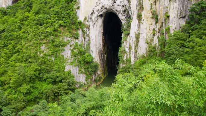 格凸河燕子洞风景区青山绿水自然航拍4k