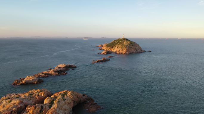 大海航拍风车小岛蓝色大海海岸线泉州风车岛