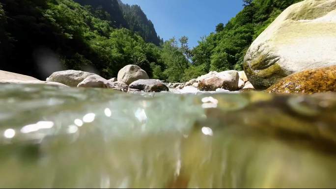 小溪清澈的溪水一股清流06