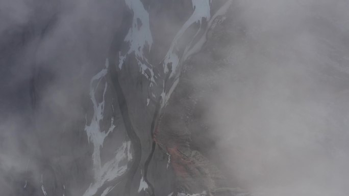 合法穿云安集海大峡谷大雾大地纹理航拍4k