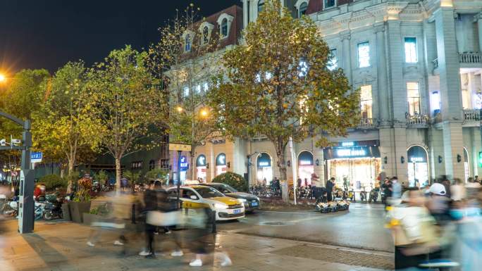 武汉江汉路夜景步行街商业街行人购物延时