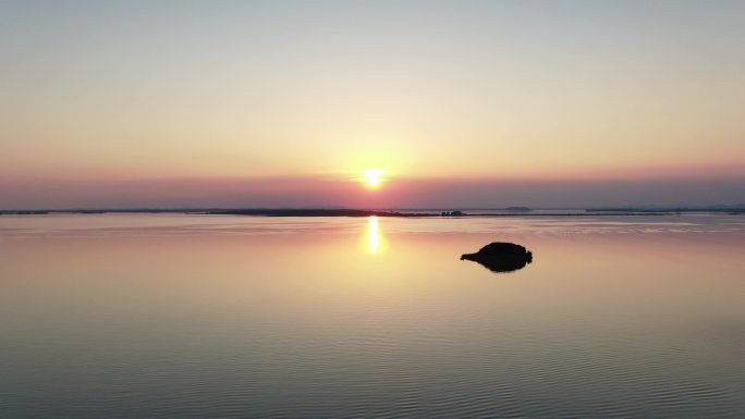 夕阳湖景