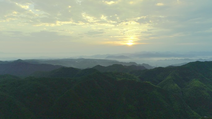 日出深山