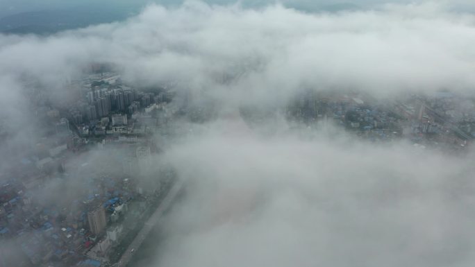 咸宁市城区在汛期时的穿云航拍