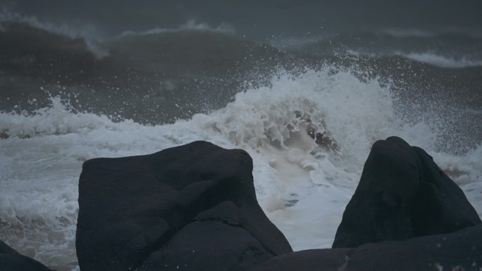 汹涌澎湃的海浪-高速摄影