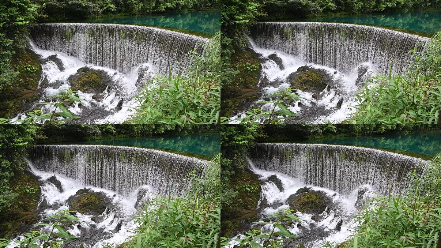 贵州荔波小七孔景区弧形瀑布