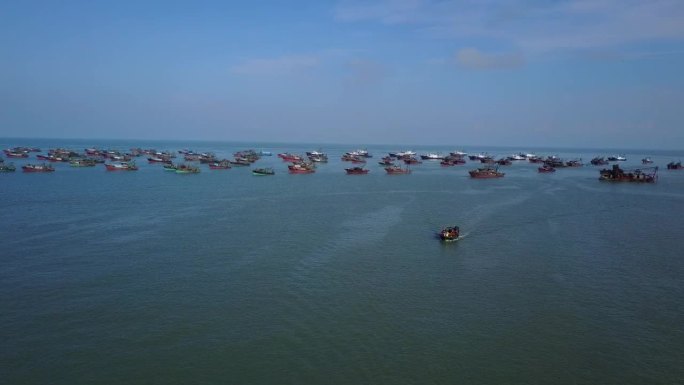 大海渔船回港航拍 江洪港