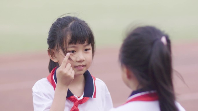 校园小学生上学放学校园生活学习