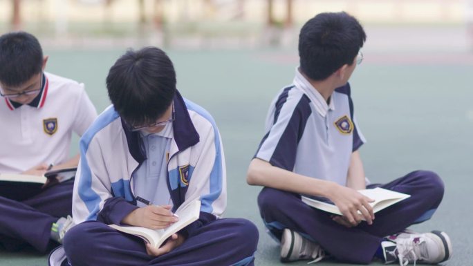 校园小学生上学放学校园生活学习